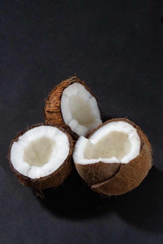 Naturally grown Coconut ನೈಸರ್ಗಿಕವಾಗಿ ಬೆಳೆದ ತೆಂಗಿನಕಾಯಿ